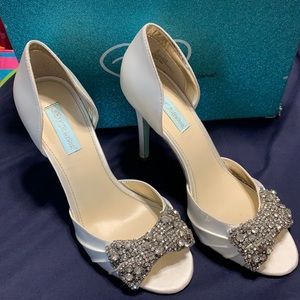 Betsey Johnson Wedding Shoes sz 9